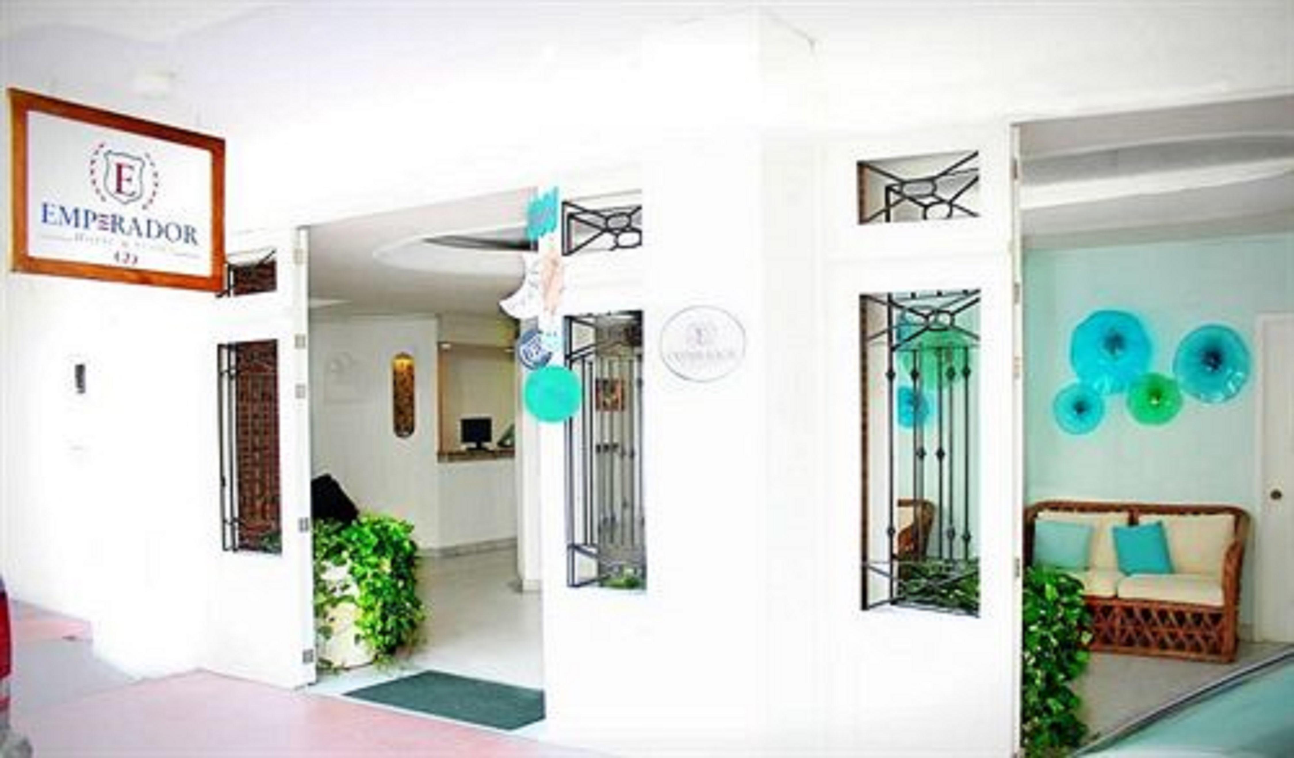 Emperador Vallarta Beachfront Hotel And Suites Πουέρτο Βαγιάρτα Εξωτερικό φωτογραφία